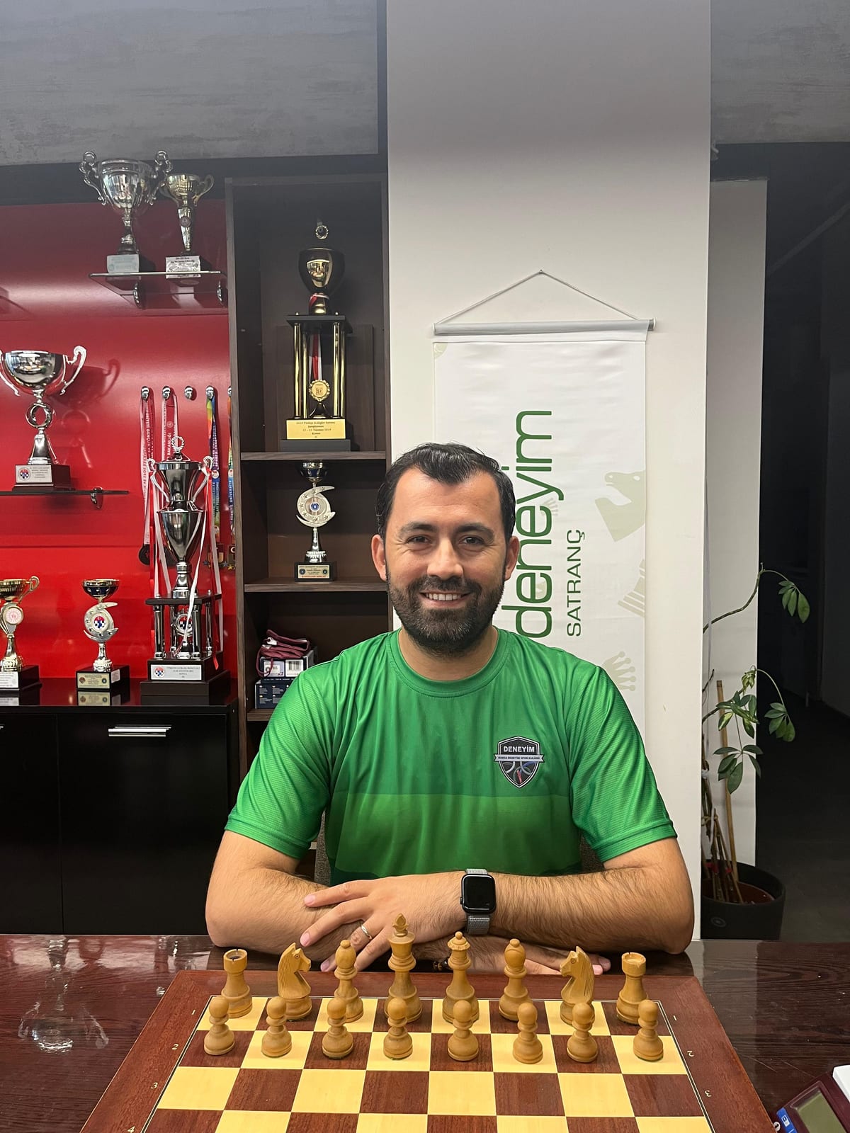 ÇAĞDAŞ KARADAĞ